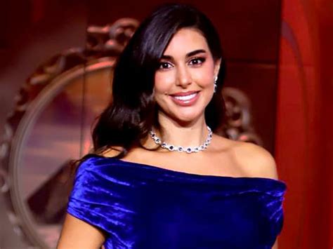 Yasmine Sabri’s Royal Blue Velvet Gown Is the 